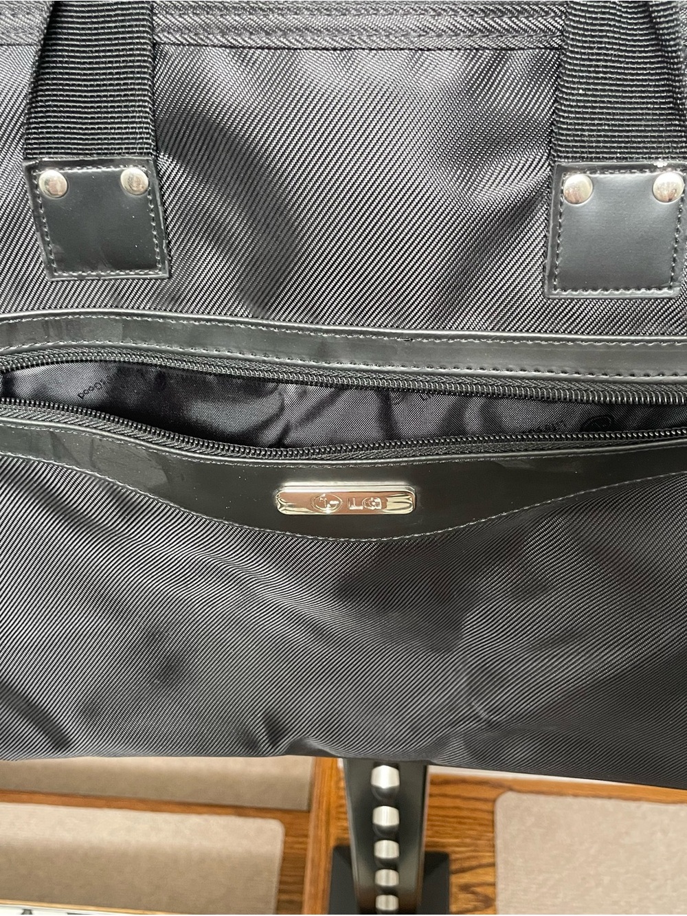 LG Black Laptop Briefcase Bag with Front Zip Pocket - Picture 11 of 11